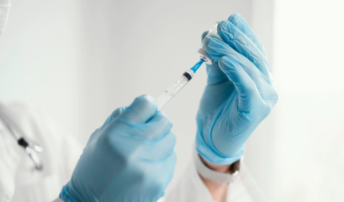 อังกฤษอนุมัติใช้วัคซีนโควิด-19 ของไฟเซอร์ในเด็กเล็กอายุ 6 เดือนขึ้นไป แต่จะใช้ปริมาณน้อย เพื่อความปลอดภัย