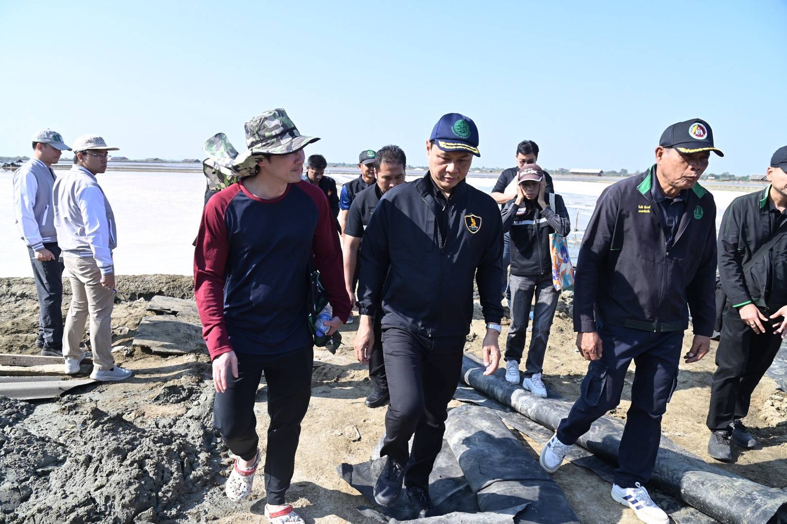 รองปลัดกฤษ ลงพื้นที่ติดตามสถานการณ์เกลือทะเลและประชุมหารือพัฒนาระบบการผลิตและการตลาดเกลือทะเลไทยในระดับพื้นที่ จังหวัดเพชรบุรี สร้างโอกาสพัฒนาเกลือทะเลสู่ตลาด