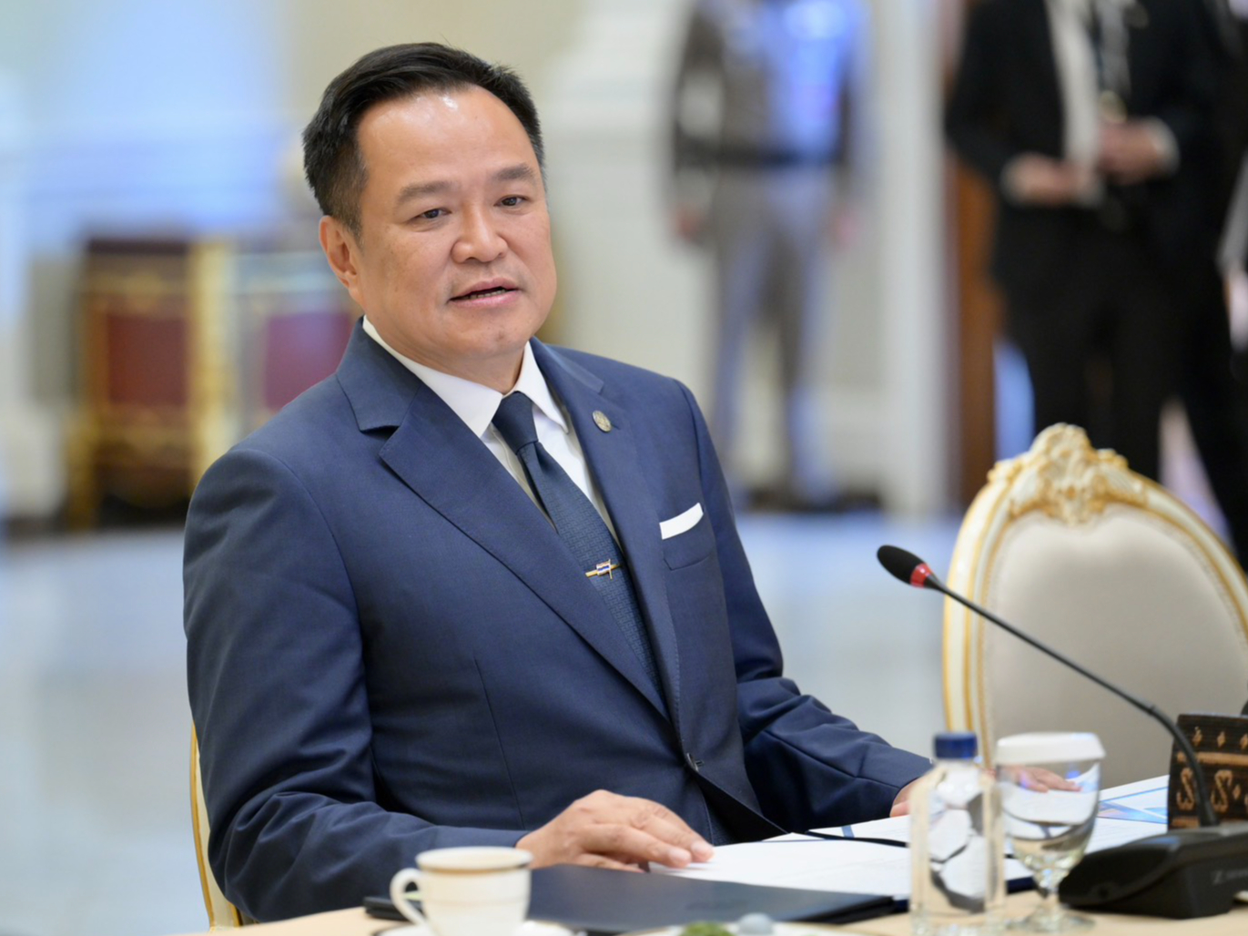 นายกฯ หารือทุกภาคส่วนรับมือวิกฤตตะวันออกกลาง เน้นย้ำไทยยังมีความมั่นคงด้านพลังงาน ตลาดเงินเสถียร พร้อมดูแลคนไทยที่ได้รับผลกระทบอย่างใกล้ชิด เร่งมาตรการลดผลกระทบเศรษฐกิจ การค้า ท่องเที่ยว