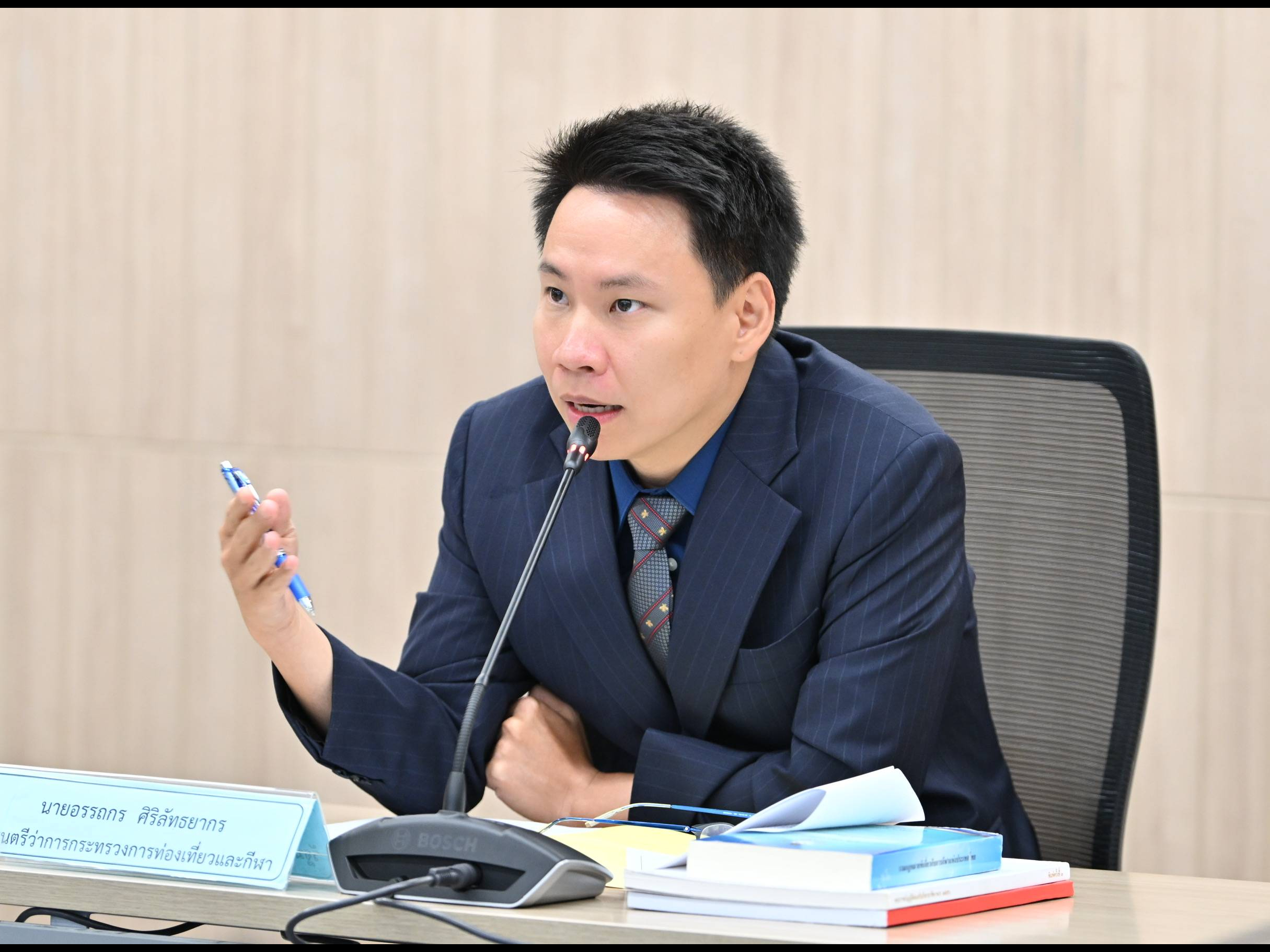 &ldquo;รมว.อรรถกร&rdquo; นั่งหัวโต๊ะบอร์ดกีฬาอาชีพ เดินหน้าอัดฉีดงบ 2569 ควบคู่ทบทวนยุทธศาสตร์ ย้ำโปร่งใส&ndash;สร้างความยั่งยืนให้นักกีฬาไทย