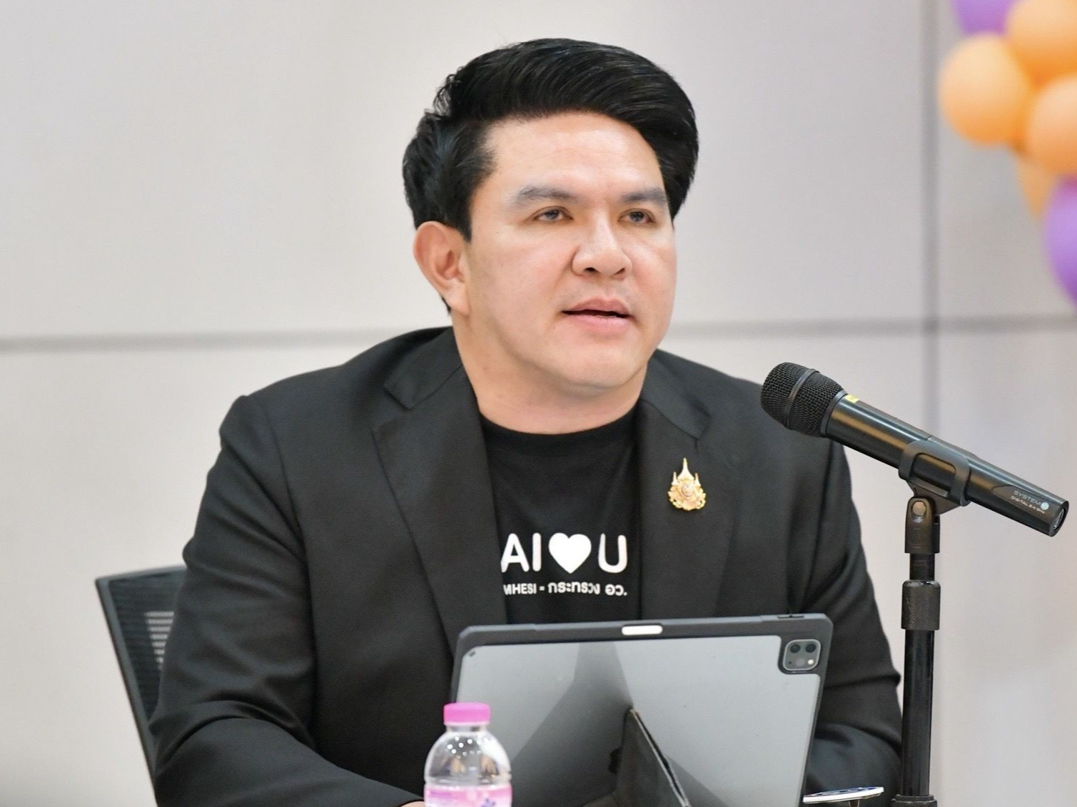 รมว.อว.สั่งเช็กด่วน! นักศึกษา - บุคลากรในอิหร่านและกลุ่มประเทศตะวันออกกลางห่วงได้รับผลกระทบจากสงครามพร้อมเตรียมแผนช่วยเหลือฉุกเฉิน เผย นศ.ไทยอยู่ในอิหร่านมี 180 คน อิสราเอล 56 คน ซาอุฯ 425 คน