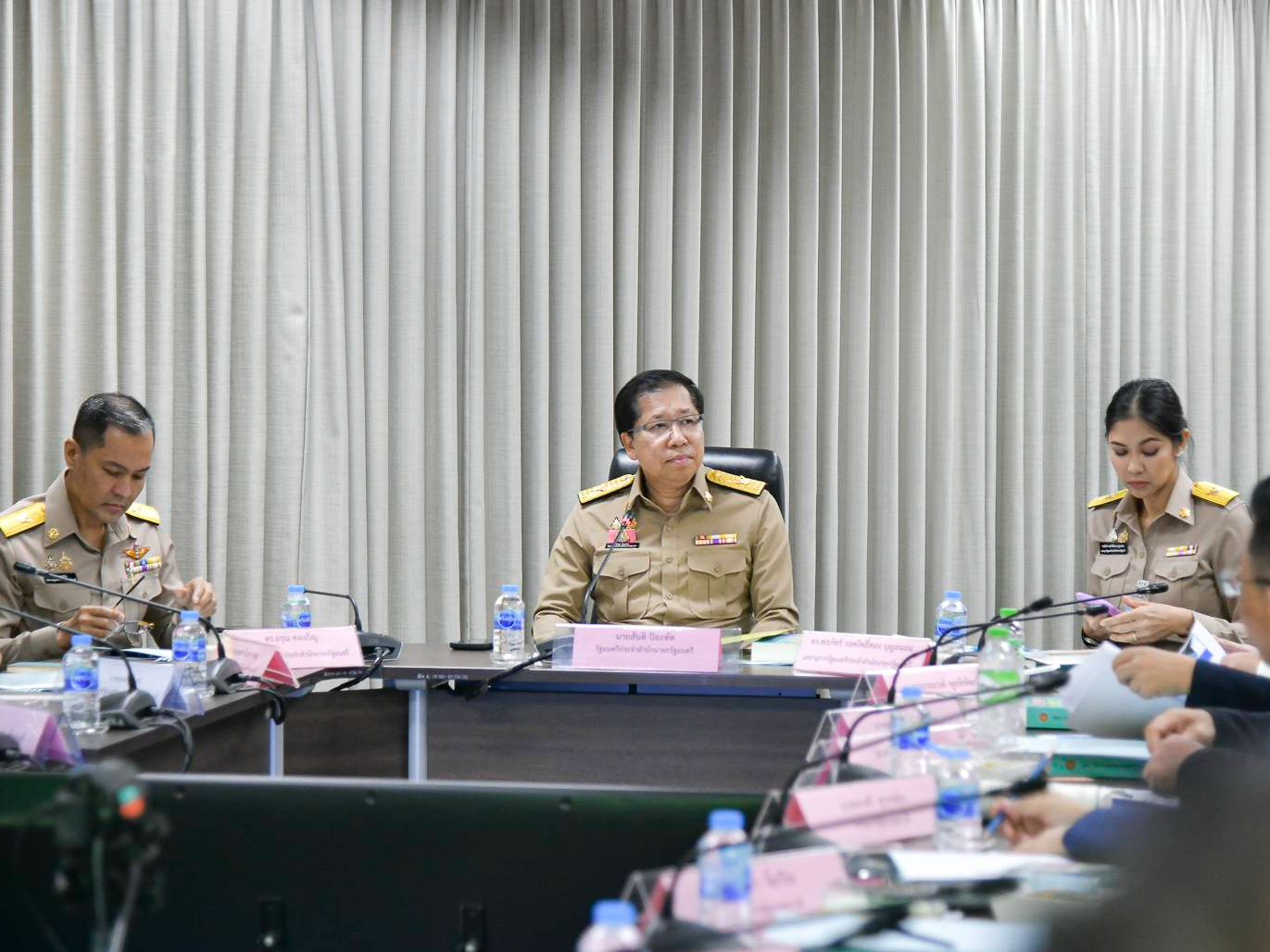 รมต.นร. สันติ เป็นประธานการประชุมคณะกรรมการคุ้มครองผู้บริโภค เคาะ 6 มาตรการ