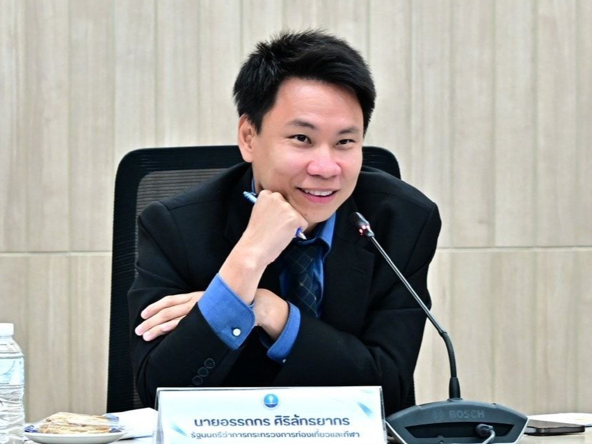 &ldquo;รมว.อรรถกร&rdquo; นั่งหัวโต๊ะประชุมติดตามสถานการณ์ตะวันออกกลาง เร่งกำหนดแนวทางช่วยเหลือนักท่องเที่ยว