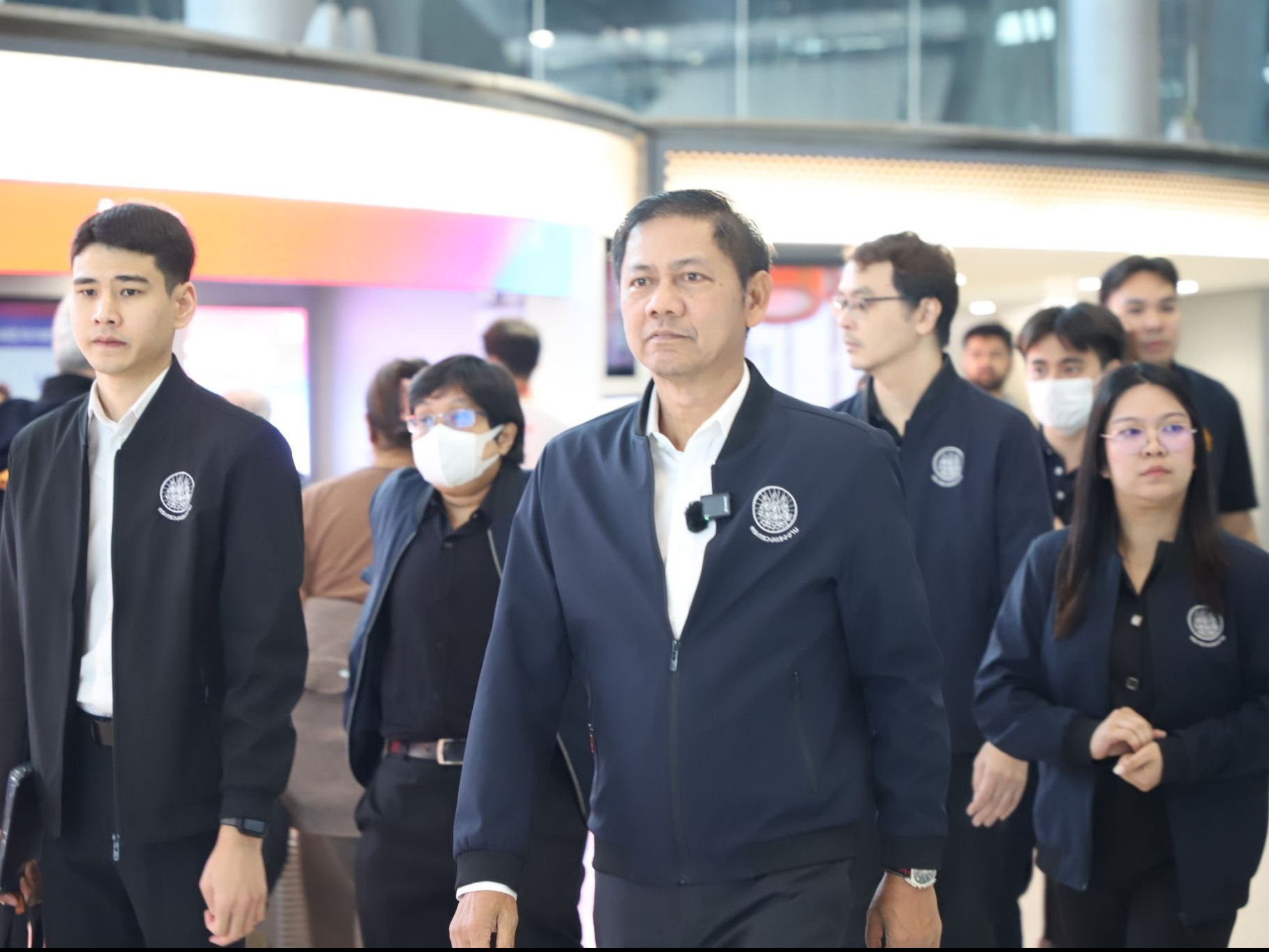 18 แรงงานไทยจากอิหร่านถึงสุวรรณภูมิแล้ว รองปลัดฯ แรงงาน นำทีมต้อนรับ พร้อมดูแลสิทธิประโยชน์ หางาน ฝึกอาชีพให้ตามความต้องการอำนวยความสะดวกถึงภูมิลำเนา