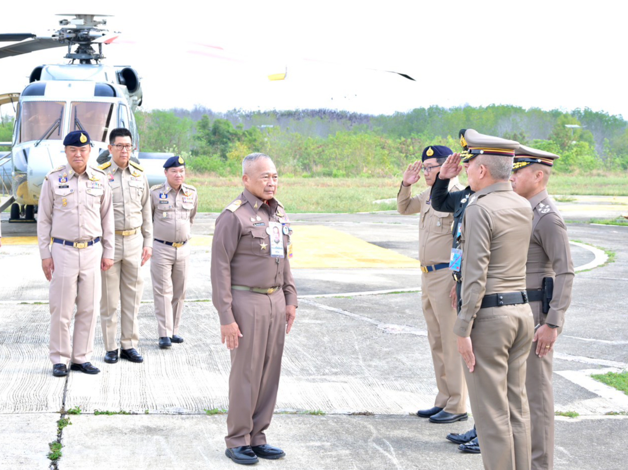 ราชเลขานุการในพระองค์พระบาทสมเด็จพระเจ้าอยู่หัวตรวจติดตามความก้าวหน้าโครงการพัฒนาจังหวัดเพชรบุรี (หุบกะพง และห้วยทรายใต้)