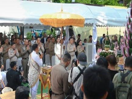 "นายกฯ อนุทิน" นำข้าราชการและภาคีเครือข่ายสักการะ "ตราแผ่นดิน" เพื่อความเป็นสิริมงคลของประเทศชาติและความผาสุกของประชาชนชาวไทย