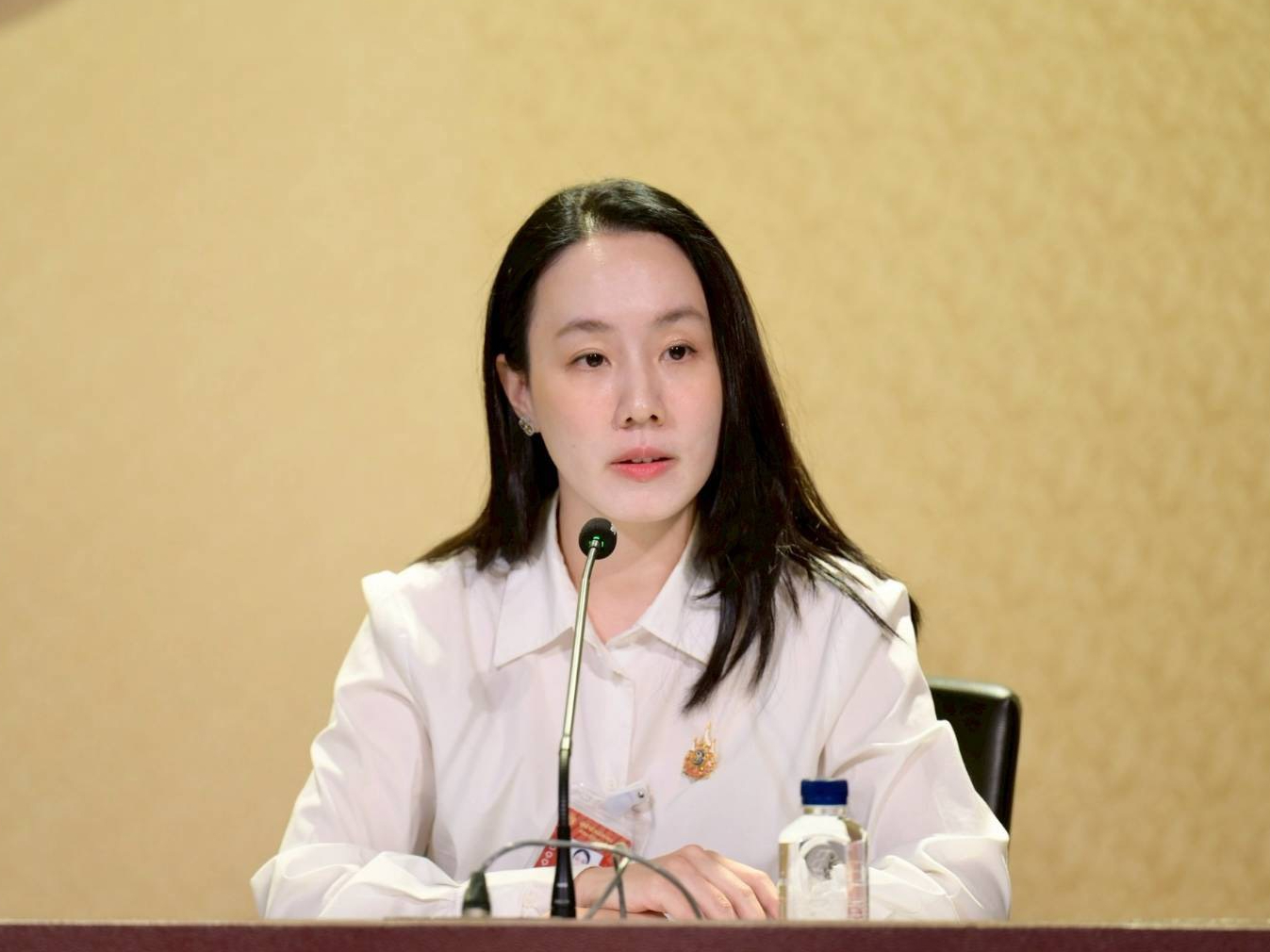 ฝุ่น PM2.5 ภาคเหนือ-อีสานวิกฤต รัฐบาลสั่งคุมเข้มให้หน่วยงานที่เกี่ยวข้องบูรณาการกำลังเร่งตรวจหาดับไฟป่าและ รณรงค์เชิงรุกในชุมชน เพื่อลดพฤติกรรมการเผา