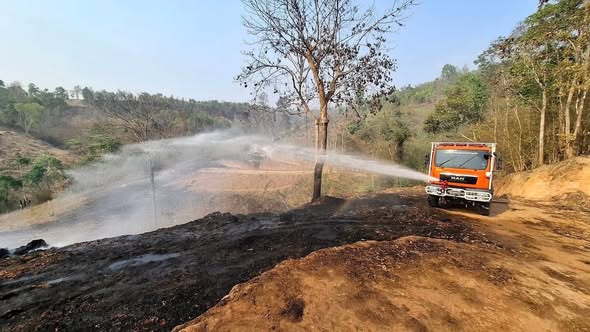 ดับสำเร็จ ! ไฟป่าลุกลาม อ.ฮอด ต่อเนื่อง 2 วัน - ปภ. บูรณาการดับไฟป่า - ยังเฝ้าระวังปะทุซ้ำ 