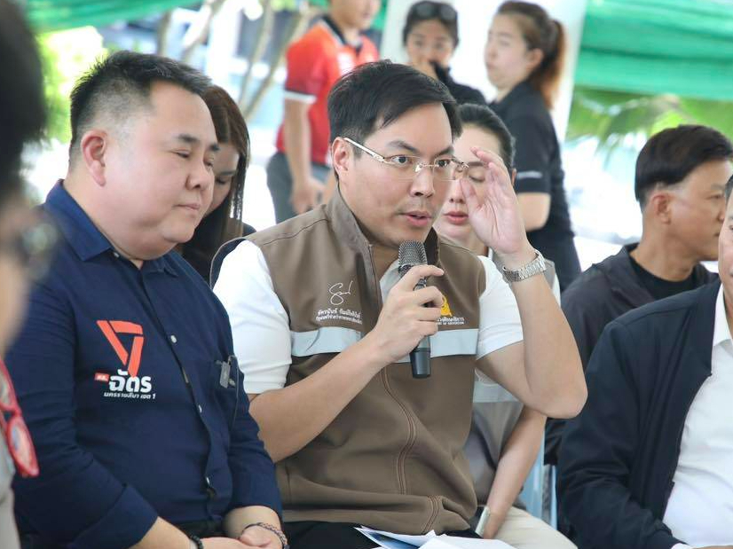 "รมช.อัครนันท์" ลุยโคราชฉับไว! สั่งดึงงบเหลือจ่ายซ่อมตึก รร.สุรธรรมพิทักษ์ สงสารเด็กทนเรียนห้องเมทัลชีท ย้ำมุ่งสู่ "กระทรวงแห่งความหวัง"