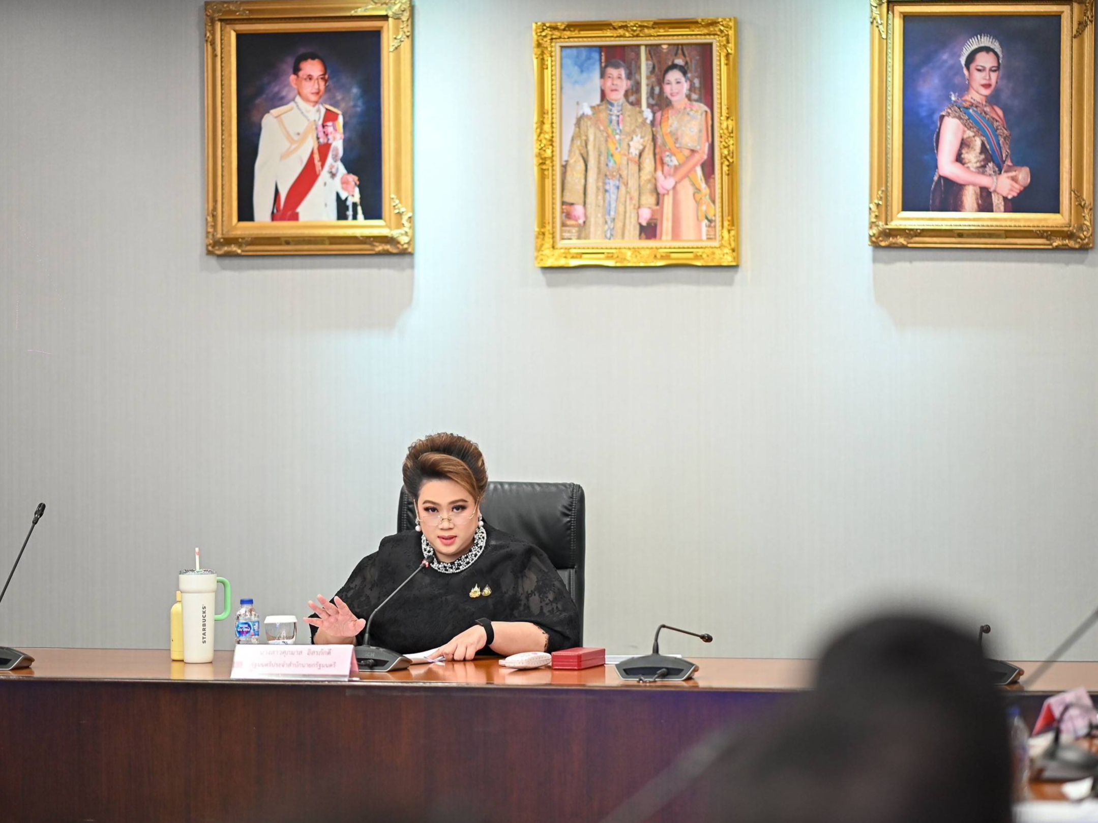 &ldquo;ศุภมาส&rdquo; จี้แก้ 3 ปมร้อน "ชำรุด-ลอยแพ-ราคาดิ่ง" ช่วยผู้ซื้อรถ EV เดือดร้อนกว่า 1,300 ราย สั่ง สคบ.ทำ e-Book ฉลาก เช็กก่อนซื้อ สร้างการรับรู้ผู้บริโภคด่วน