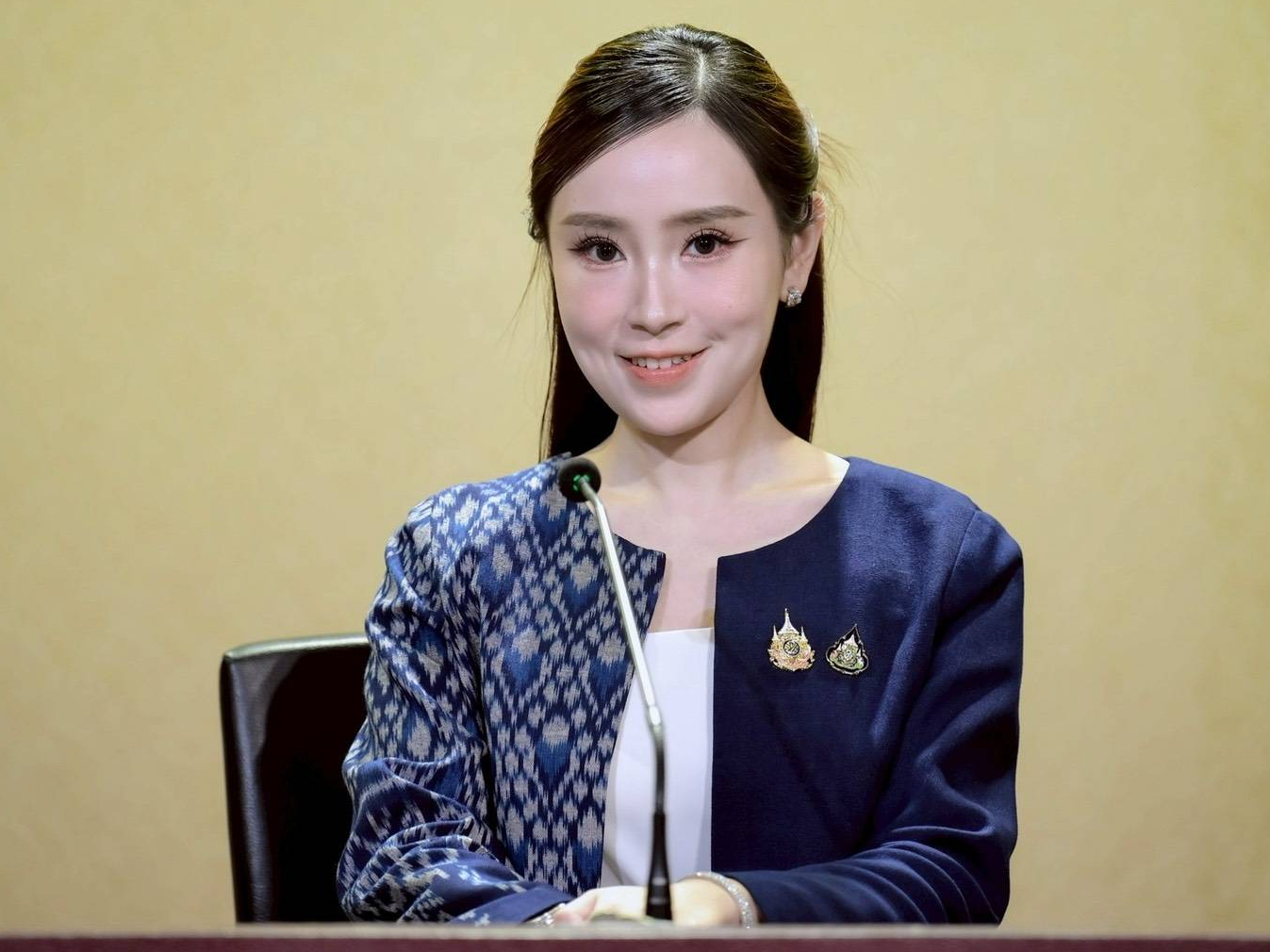 ครม. อนุมัติหลักการร่างกฎหมายปริญญาบัตร มรภ.สุรินทร์ เปิดทางหลักสูตร &ldquo;สาธารณสุขศาสตร์&rdquo; รับเทรนด์สุขภาพโลก พร้อมกำหนดให้ &ldquo;สีชมพูอมส้ม&rdquo; เป็นสีประจำสาขาวิชา