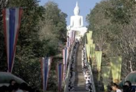 ประเพณีตักบาตรเทโวโรหณะ (Tak Bat Devo Festival) วันแห่งศรัทธาและการเสด็จจากสวรรค์