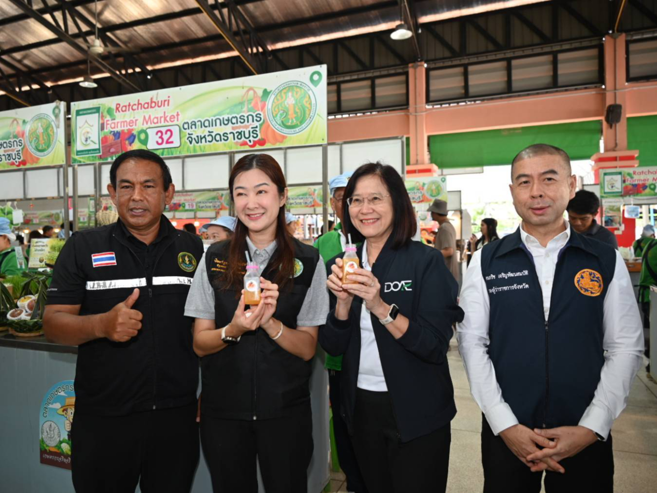 ปิยะรัฐชย์ ติยะไพรัช รมช.เกษตรฯ ลงพื้นที่ผลักดัน "ตลาดเกษตรกรรักษ์โลก" จังหวัดราชบุรี