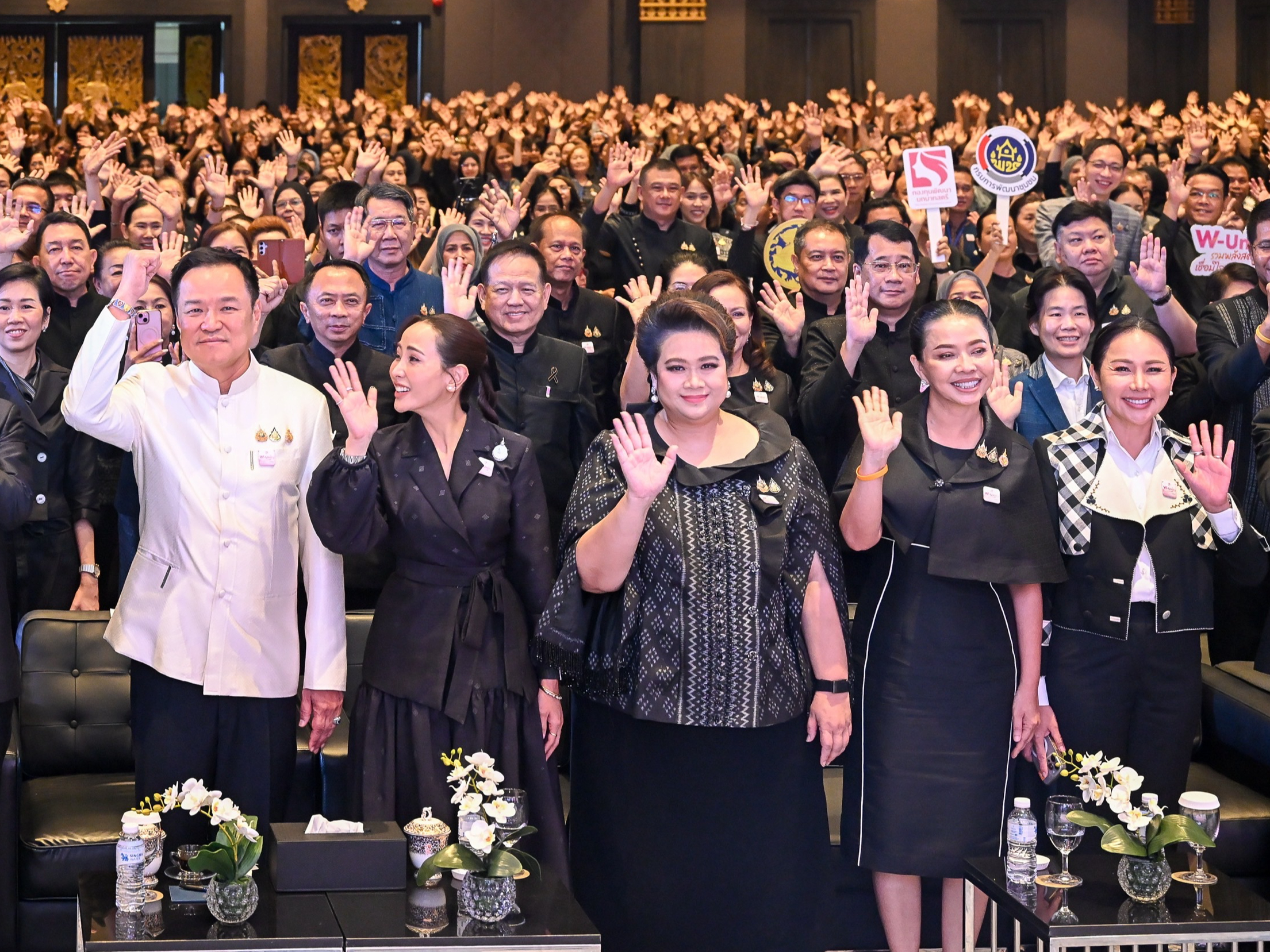 &ldquo;ศุภมาส&rdquo; รับลูก นายกฯ อนุทิน ยกระดับบทบาทสตรี สั่งสื่อรัฐ &ldquo;กรมประชาสัมพันธ์-อสมท&rdquo; ส่งสารถึงผู้นำสตรีทั่วประเทศ ชูแนวคิด &ldquo;ผู้หญิงก้าวหน้า ประเทศก้าวหน้า&rdquo;