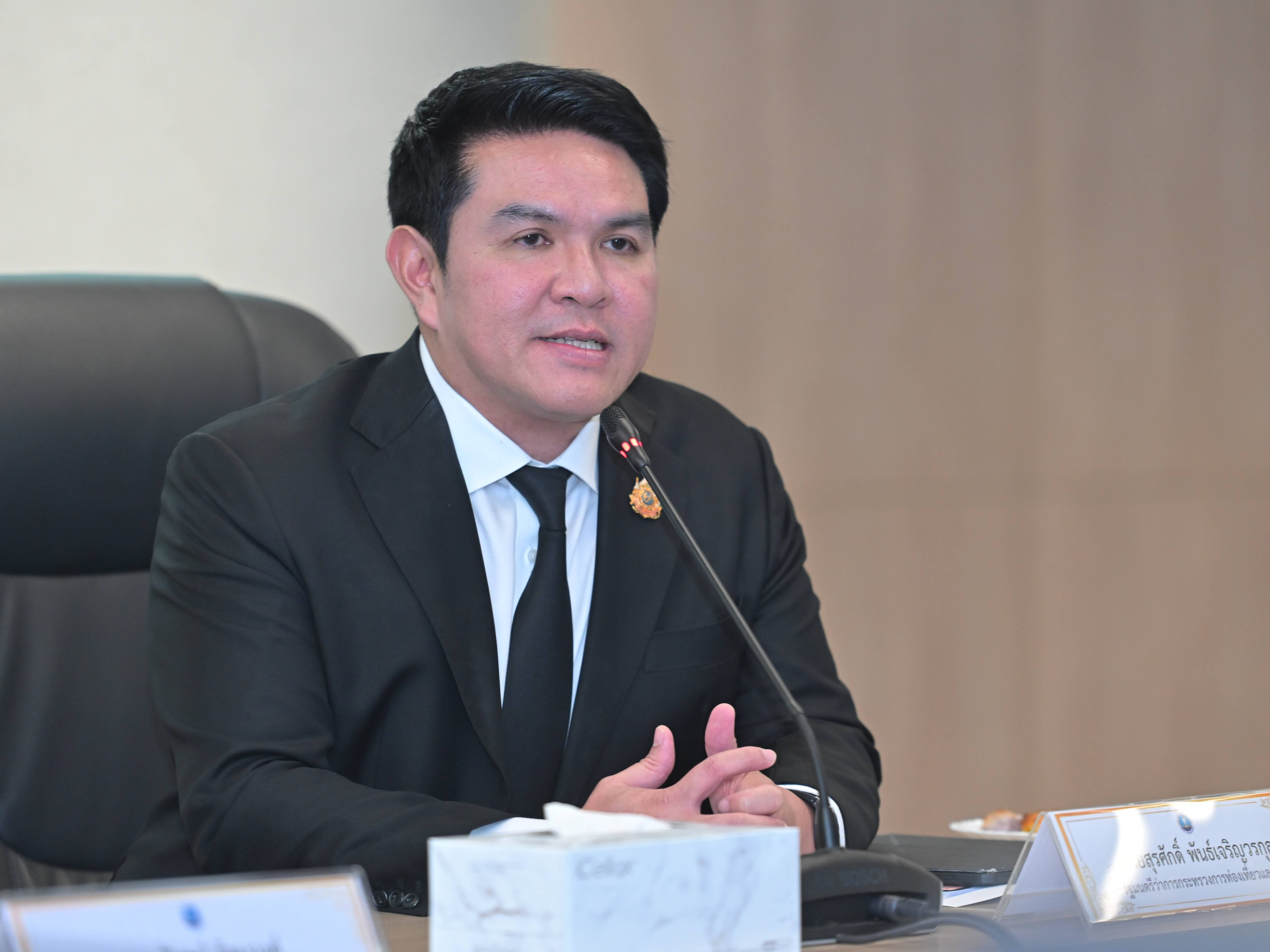 &ldquo;รมว.สุรศักดิ์&rdquo; นั่งหัวโต๊ะ ถก กมธ.วุฒิสภา ผนึกกำลังยกระดับอุตสาหกรรมท่องเที่ยวและกีฬาไทย สู่การเติบโตอย่างมีคุณภาพและยั่งยืน