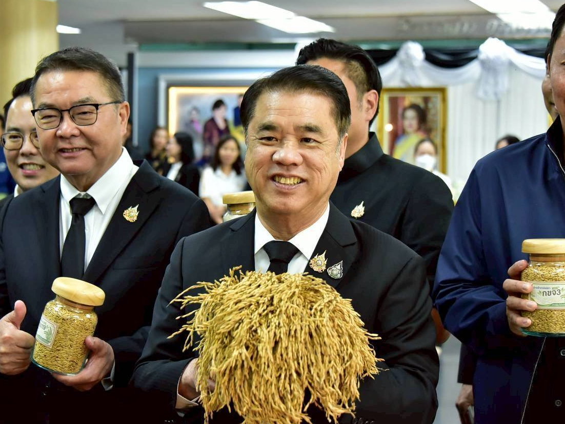 &ldquo;สุริยะ&rdquo; ประกาศยุทธศาสตร์ &ldquo;ข้าวไทย 5 ทัน&rdquo; ชู &lsquo;ข้าวคาร์บอนต่ำ&rsquo; นโยบายเรือธง ลดต้นทุน เพิ่มรายได้ ยกระดับข้าวไทยสู่ Thailand Low Carbon Rice