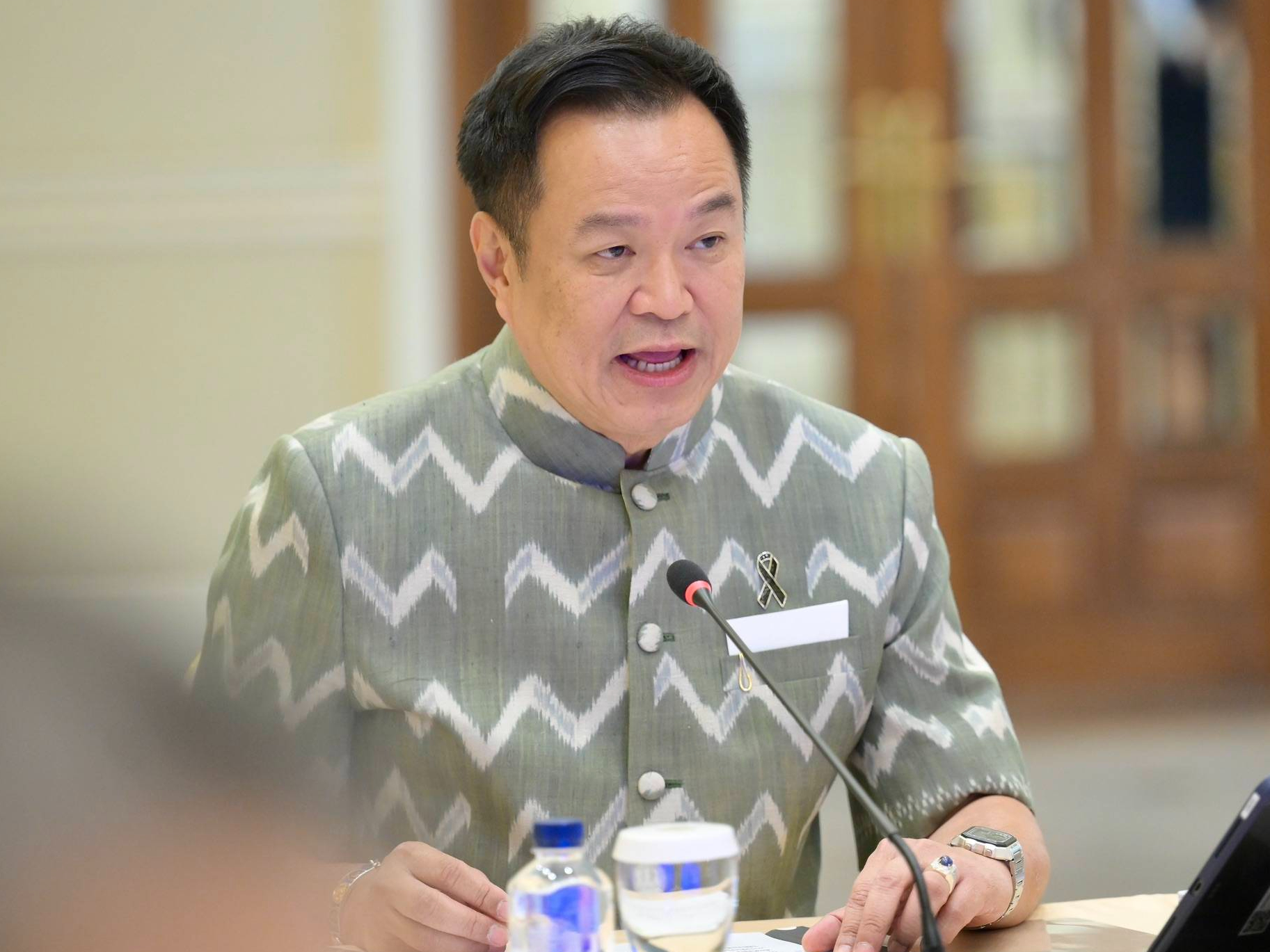 นายกฯ ประชุม คตท. ครั้งแรก เดินหน้าปราบสินบน ชูนโยบาย &ldquo;1 กรม 1 โปร่งใสไร้เทา&rdquo; ตั้งอนุกรรมการฯ ชุดใหม่ ลุยแก้ปัญหาเรียกรับผลประโยชน์ภาครัฐ