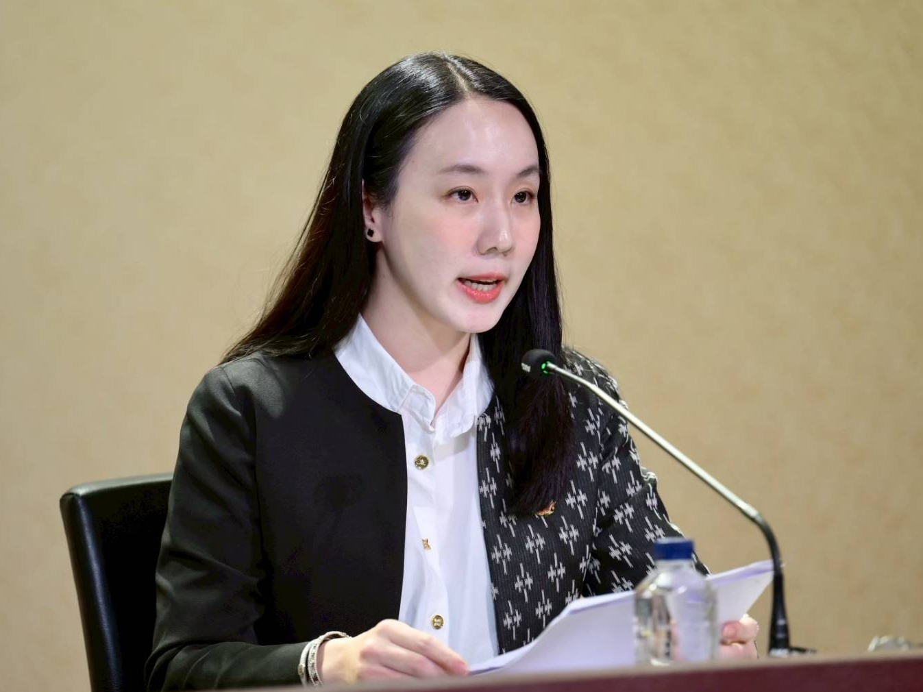 รัฐบาลชูกรอบคัด Data Center 4 มิติ ดันลงทุน 7.5 แสนล้านบาท สร้างงานทักษะสูง&ndash;เชื่อม SMEs ไทย พร้อมดูแลต้นทุนน้ำ&ndash;ไฟอย่างเป็นธรรม