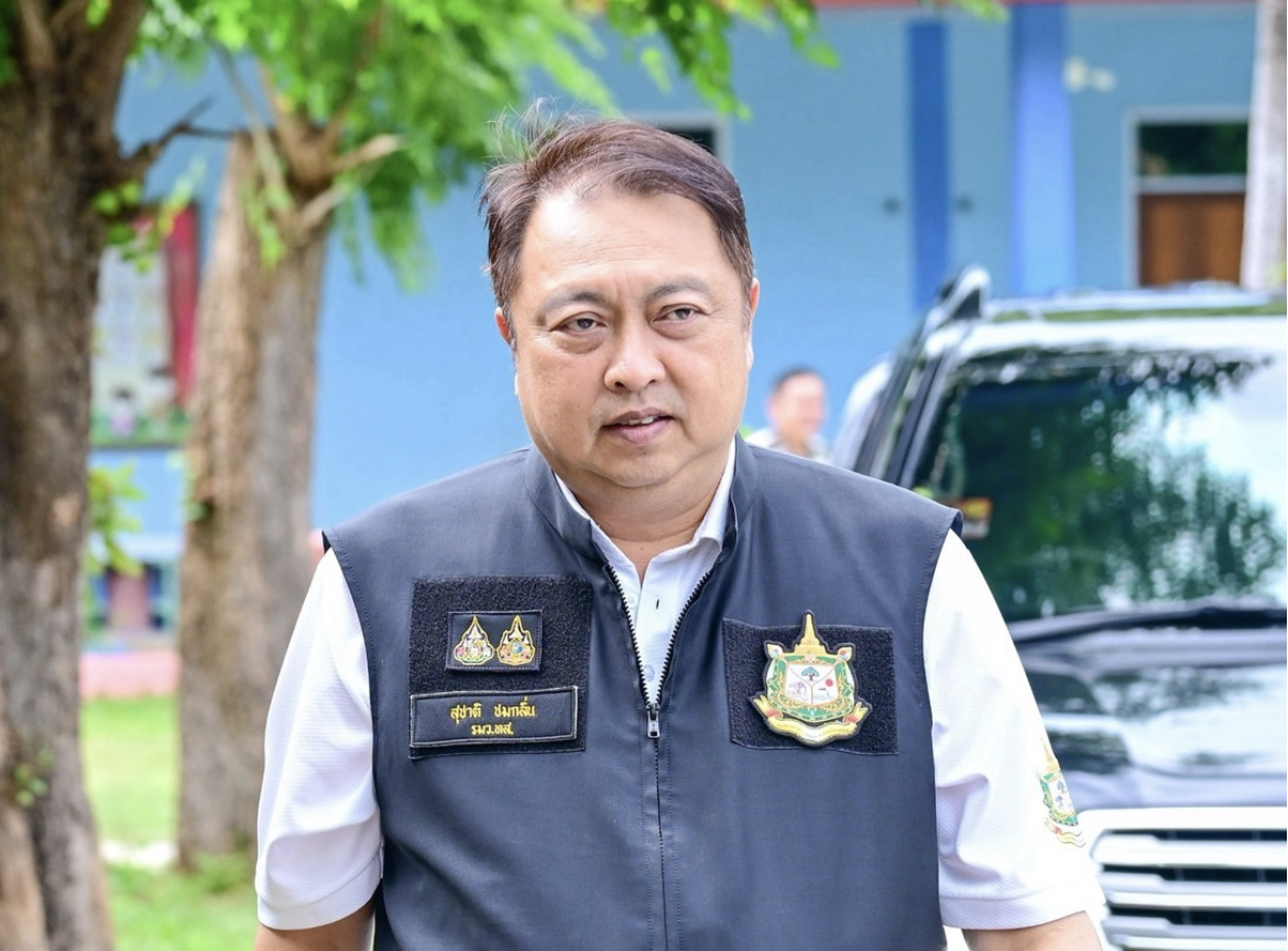 &ldquo;รมว.สุชาติ&rdquo; สั่งเปิดศูนย์พักพิงอุทยานฯ ดอยภูคา ระดม ฮ.ทส. ฝ่าวิกฤตถนนขาด พร้อมใช้ดาวเทียม GISTDA วางแผนช่วยประชาชนแบบเ