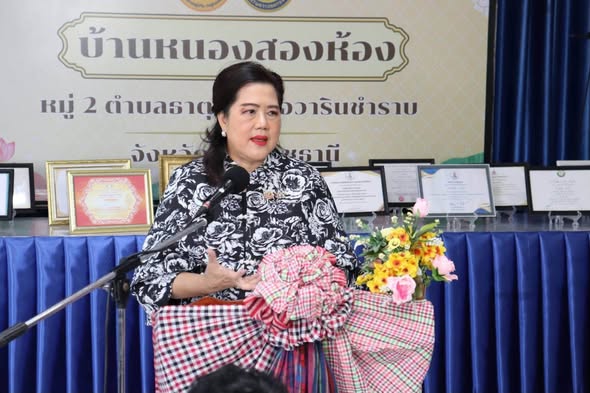 อธิบดีกรมประชาสัมพันธ์ ตรวจเยี่ยมหมู่บ้านประชาสัมพันธ์นำร่อง จ.อุบลราชธานี