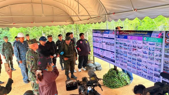 กองทัพเรือเปิดให้สื่อชมรั้วมั่นคงชายแดนจันทบุรีเฟสแรก ย้ำ &ldquo;การสร้างรั้วไม่ยาก แต่ยากกว่าคือทำอย่างไรให้สร้างได้โดยเรียบร้อย&rdquo;