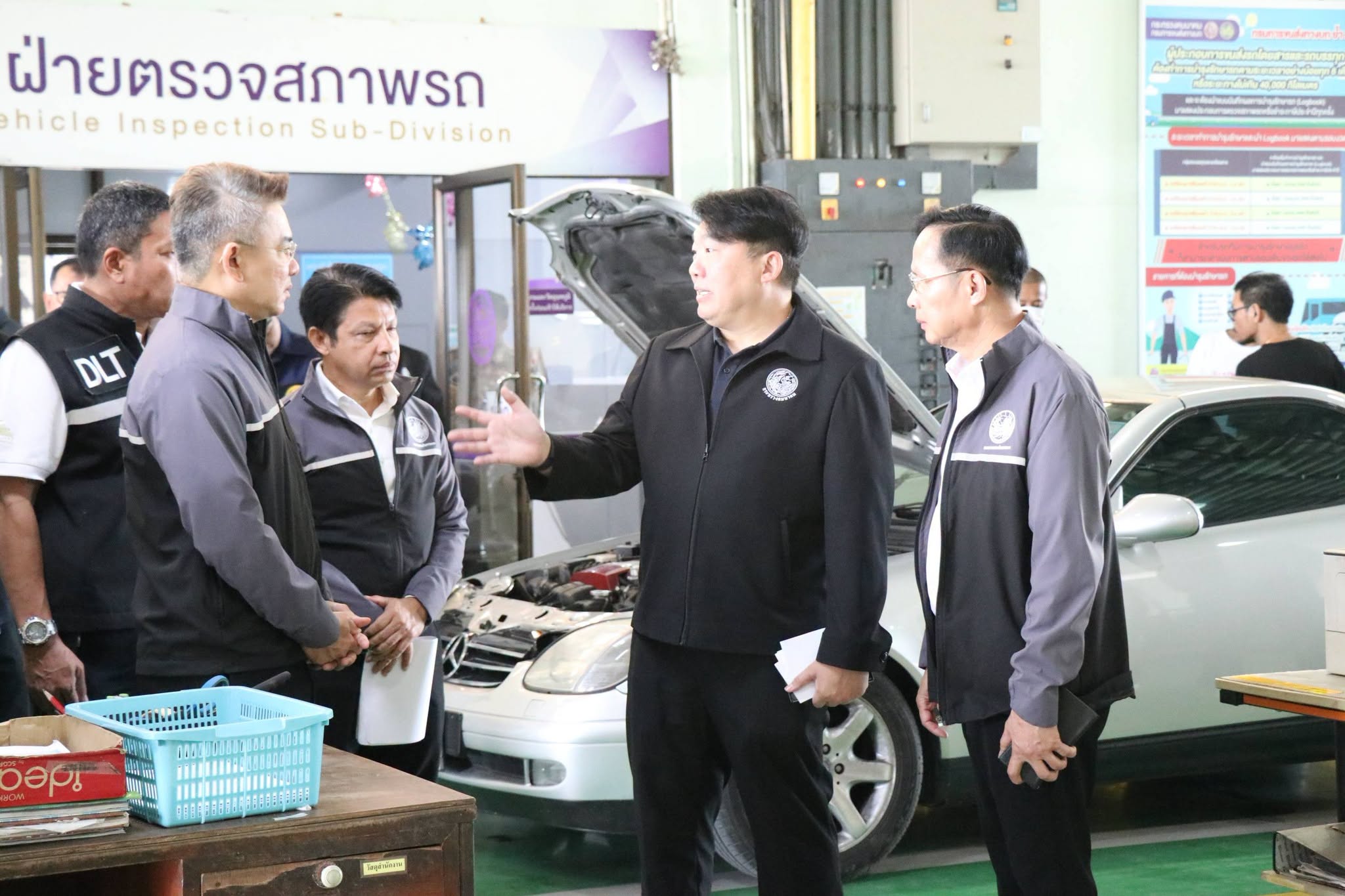 รัฐมนตรีช่วยว่าการกระทรวงคมนาคม  ลงพื้นที่ตรวจราชการจังหวัดสงขลา พร้อมเน้นย้ำขนส่งจังหวัด อย่าทำงานเชิงรับ  รอคนมาขออนุญาต  แต่ต้องเป็นเซลล์แมน   ทำงานเชิงรุก เพื่อให้ประชาชนได้รับประโยชน์สูงสุด