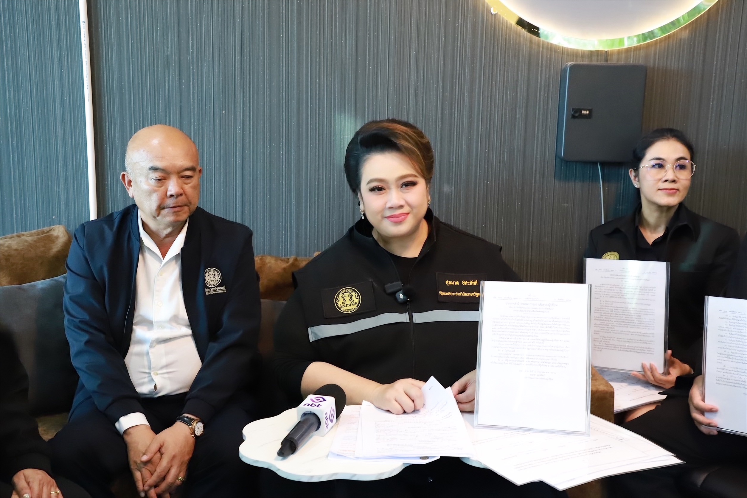 &ldquo;ศุภมาส&rdquo; ตรวจเข้มธุรกิจให้เช่ารถหาดใหญ่ รับนักท่องเที่ยวช่วงวันหยุดมาเลเซีย ย้ำสัญญาต้องเป็นธรรม ไม่ส่งมอบสัญญาที่ถูกต้อง มีโทษคุก 1 ปี ปรับ 2 แสน