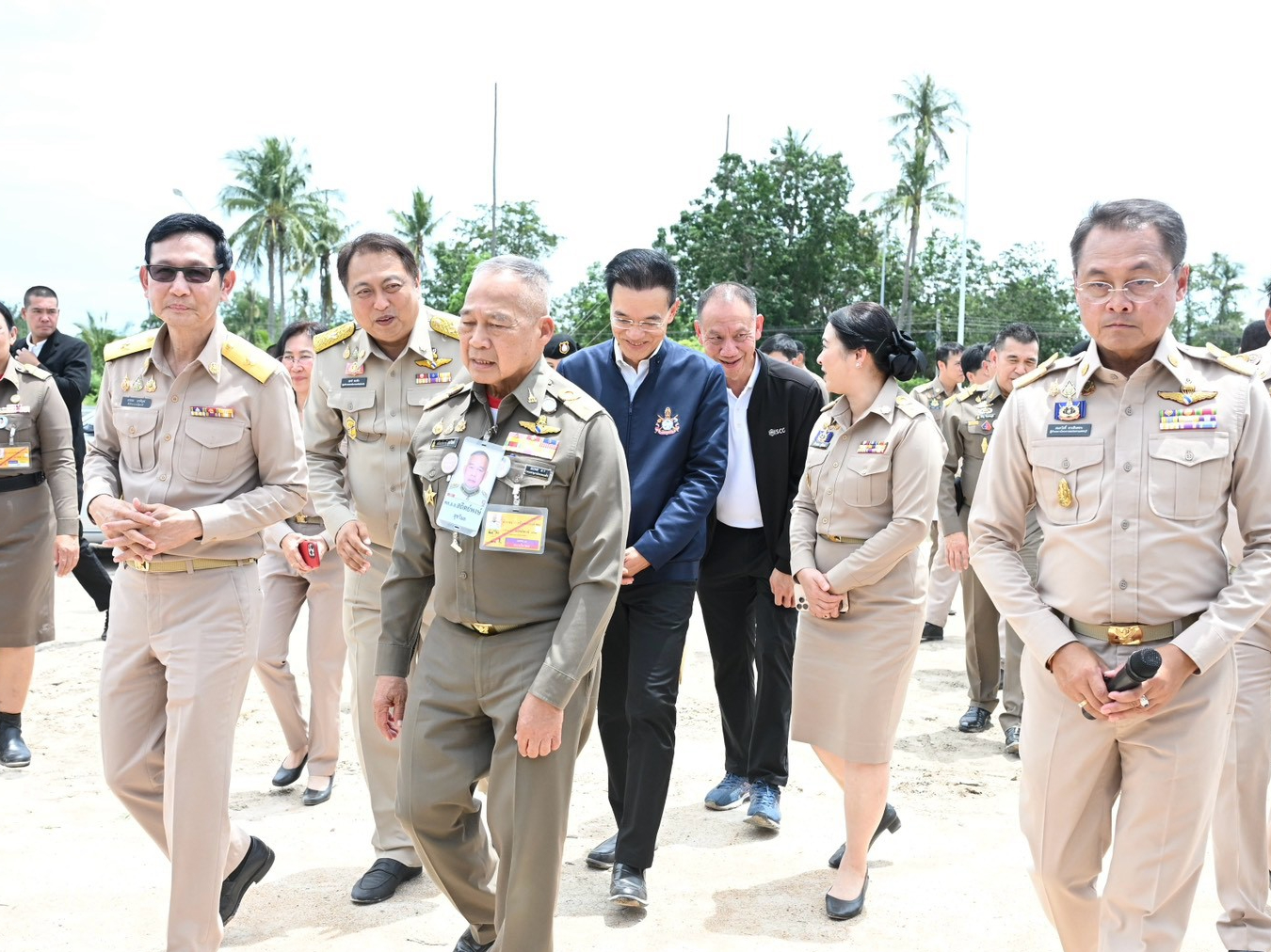 ​&ldquo;รมว. สุชาติ&rdquo; นำคณะลงพื้นที่เพชรบุรี ติดตามความคืบหน้าโครงการพระราชดำริ "หุบกะพง-ห้วยทรายใต้" เร่งฟื้นฟูป่า สร้างระบบน้ำ เพื่อประโยชน์สูงสุดถึงมือประชาชน
