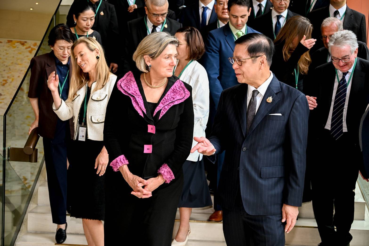 รองนายกรัฐมนตรีและรัฐมนตรีว่าการกระทรวงการต่างประเทศนำคณะผู้แทนไทยเข้าร่วมการประชุมครั้งแรกกับคณะกรรมาธิการประนอม ในกระบวนการประนอมระหว่างไทยกับกัมพูชา ภายใต้อนุสัญญาสหประชาชาติว่าด้วยกฎหมายทะเล ค.ศ. 1982