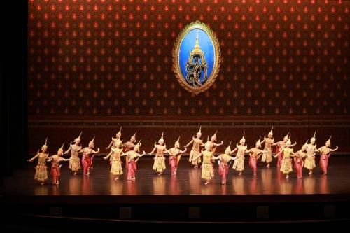 รวมภาพการแสดงโขนมูลนิธิส่งเสริมศิลปาชีพฯ ตอน กุมภกรรณทดน้ำ ในหลวง พระราชินี เสด็จพระราชดำเนิน  รอบปฐมฤกษ์ วันที่ 3 พฤศจิกายน 2566