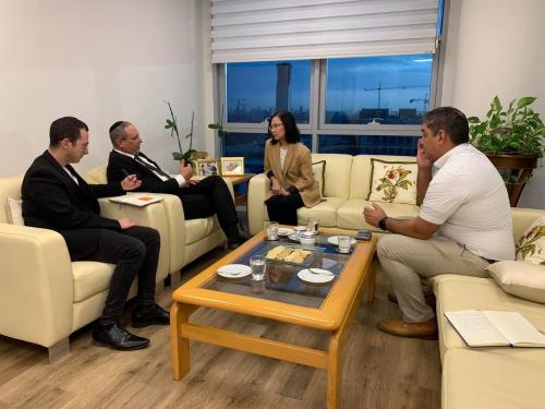 ทูตไทยประจำกรุงเทลอาวีฟหารือกับสมาชิกรัฐสภาอิสราเอลให้เร่งช่วยเหลือติดตามตัวประกันชาวไทยและคุ้มครองความปลอดภัยแรงงานไทยในอิสราเอลและขอให้ช่วยผลักดันการจัดตั้งกองทุน Deposit Fund สำหรับแรงงานต่างชาติในภาคเกษตรกรรม