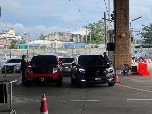 รถขนส่งสินค้า ขอให้รัฐเร่งเปิดด่านสะเดาแห่งใหม่ แก้ปัญหาการจราจร