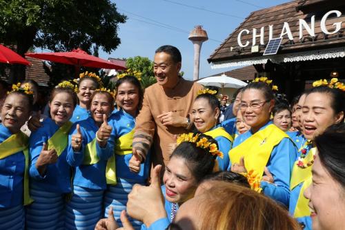 นายกรัฐมนตรี หารือแนวทางการพัฒนาผลิตภัณฑ์ชุมชน (OTOP) ด้วย Soft Power ณ ข่วงสันกำแพง ตำบลสันกำแพง อำเภอสันกำแพง จังหวัดเชียงใหม่ สำหรับบ่ายวันนี้ (29 พ.ย.66)