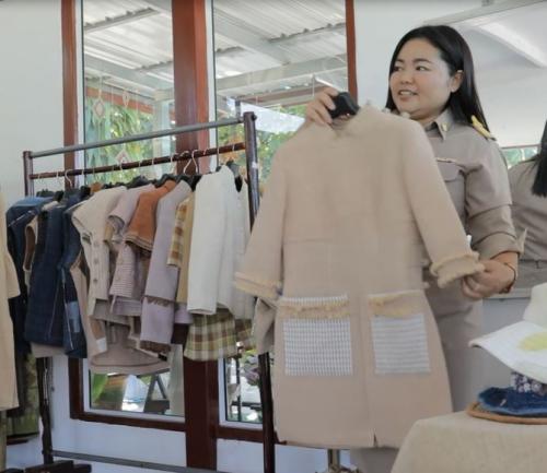 วิชชาลัยผ้าทอส่งเสริมอาชีพทอผ้าที่ยั่งยืน