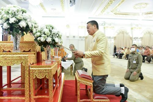 นายกรัฐมนตรีและภริยา เป็นประธานพิธีทำบุญเนื่องในวันขึ้นปีใหม่ พุทธศักราช 2567 ณ ตึกสันติไมตรี (หลังนอก) ทำเนียบรัฐบาล