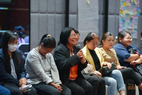 เลี้ยงเด็กหนึ่งคน ใช้คนทั้งหมู่บ้าน