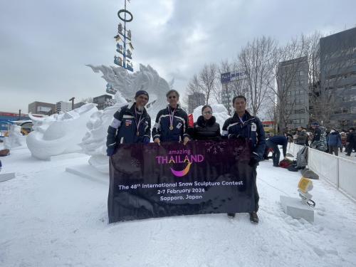  นักแกะสลักหิมะไทยพาผลงาน “The Naga Fireballs” คว้าที่ 2 จาก “Sapporo International Snow Sculpture ครั้งที่ 48” นำเสนอตำนานบั้งไฟพญานาค พร้อมโชว์ความประณีตอ่อนช้อยของผลงานเชิงพุทธศิลป์แบบช่างศิลป์ไทยสู่สายตานานาชาติ 