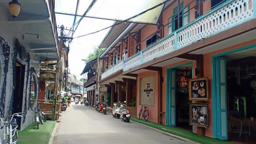 ชุมชนริมน้ำจันทบูร